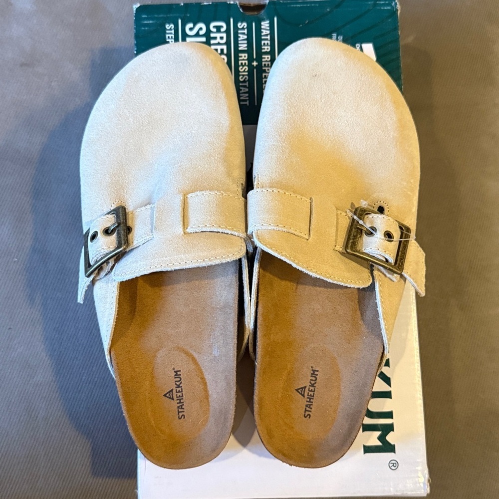 NIB Staheekum Crescent Buckle Clog - Picture 6 of 6